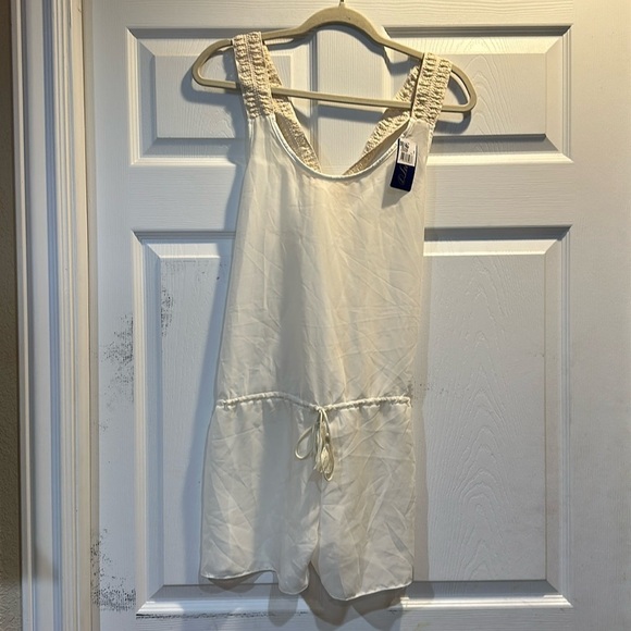NWT! Leonisa Cream Chiffon Romper Coverup Crochet Trim M Swim - Picture 1 of 8